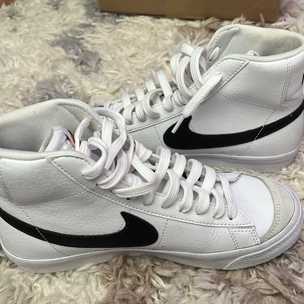 Nike Blazer Mid 77 Black and White